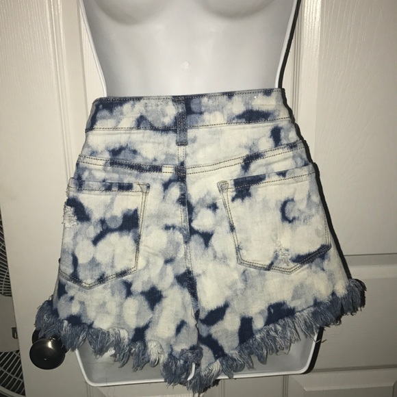 Altar'd state jean shorts - Picture 2 of 3